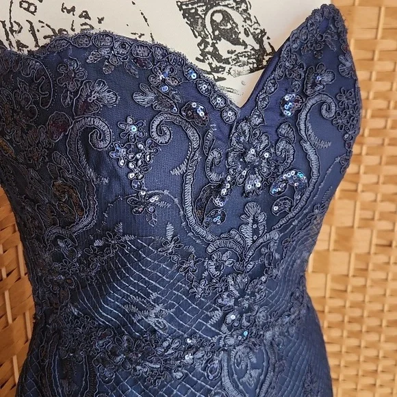 LUCCI LU, Sequins Textures Sweetheart Neckline,Elegant Navy Strapless Lace Dress - Picture 3 of 13